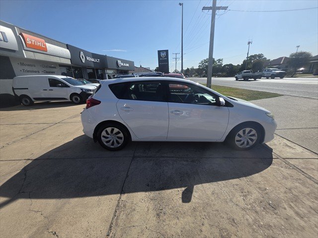 2014 TOYOTA COROLLA ZRE182R ASCENT 1.8L 4Cyl MULTI POINT F/INJ CVT AUTO 7 SP SEQUENTIAL 5D HATCHBACK White