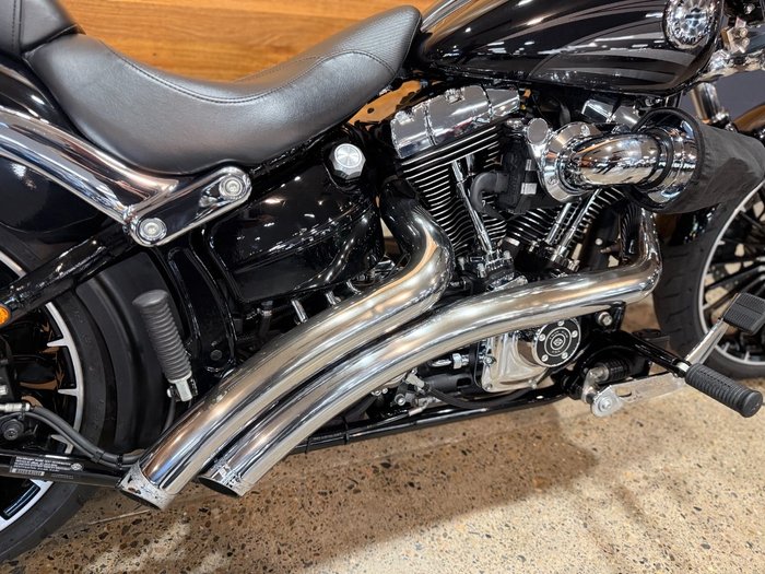 2017 HARLEY-DAVIDSON FXSB SOFTAIL BREAKOUT