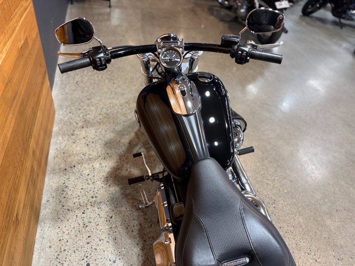 2017 HARLEY-DAVIDSON FXSB SOFTAIL BREAKOUT