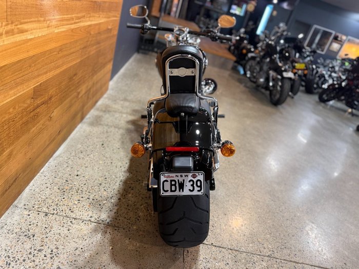 2017 HARLEY-DAVIDSON FXSB SOFTAIL BREAKOUT