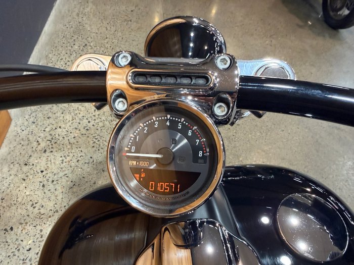 2017 HARLEY-DAVIDSON FXSB SOFTAIL BREAKOUT