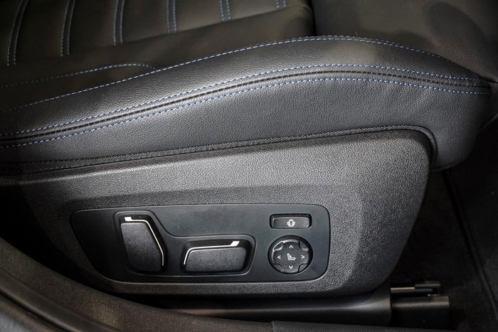 2025 BMW 3 Series 330i M Sport