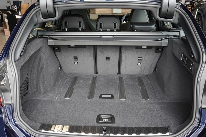 2025 BMW 3 Series 330i M Sport