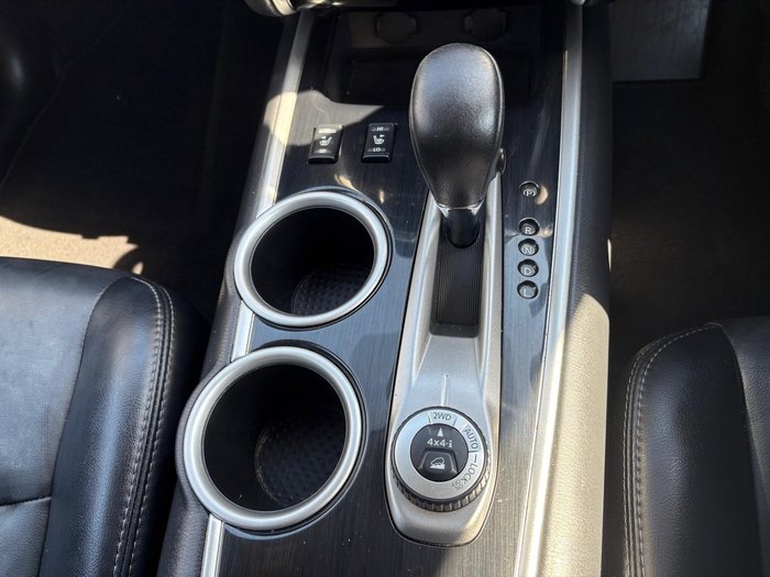 2019 Nissan Pathfinder ST-L