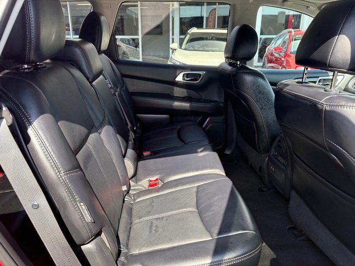 2019 Nissan Pathfinder ST-L