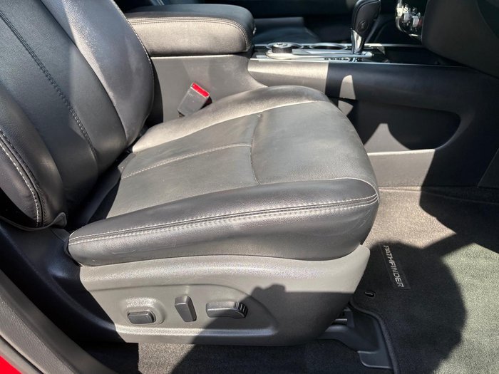 2019 Nissan Pathfinder ST-L