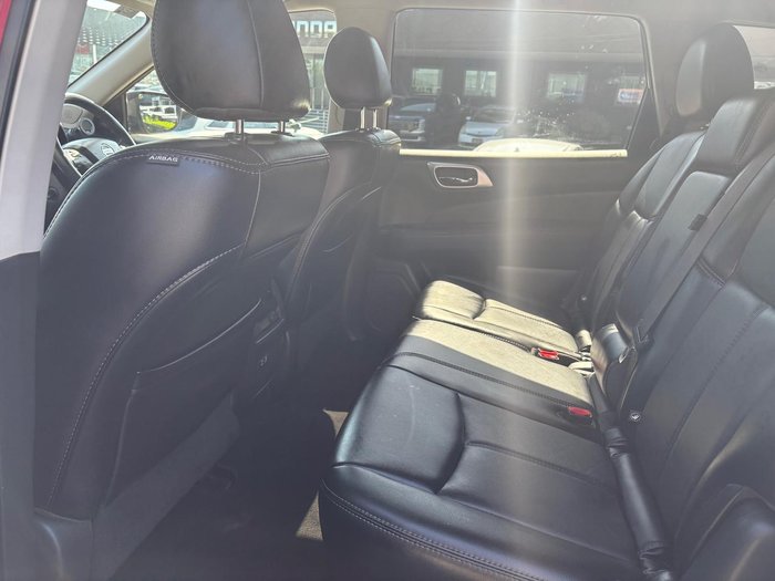 2019 Nissan Pathfinder ST-L