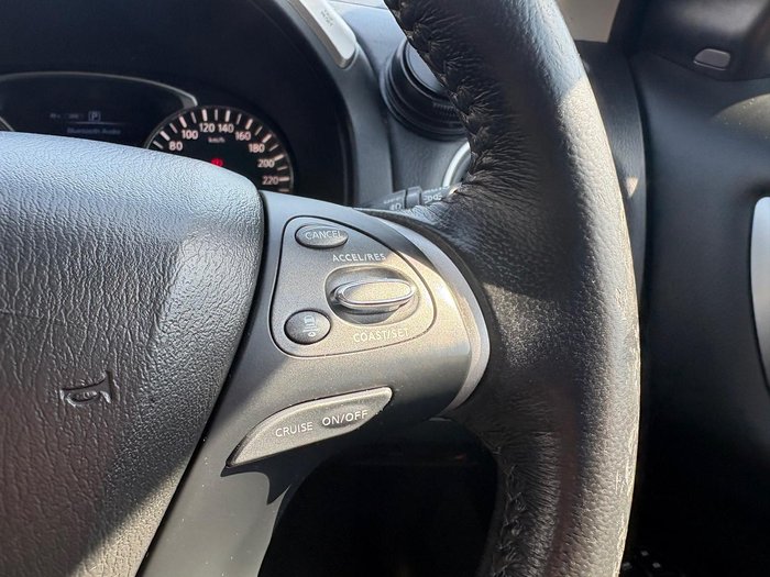 2019 Nissan Pathfinder ST-L