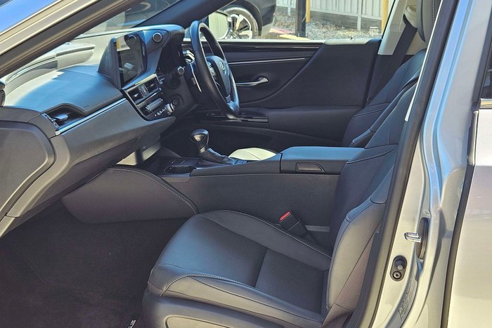 2024 Lexus ES ES300h Luxury