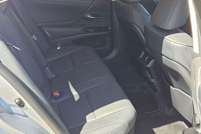 2024 Lexus ES ES300h Luxury