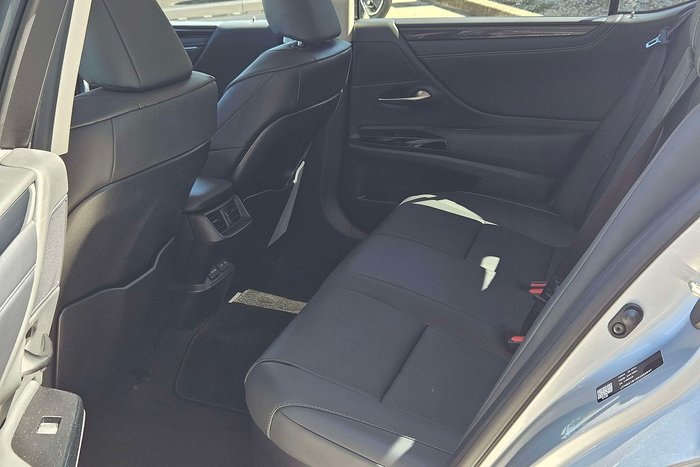 2024 Lexus ES ES300h Luxury