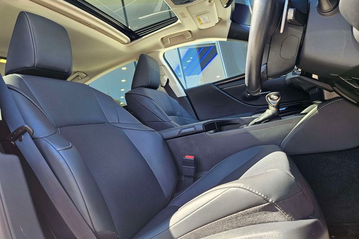 2024 Lexus ES ES300h Luxury