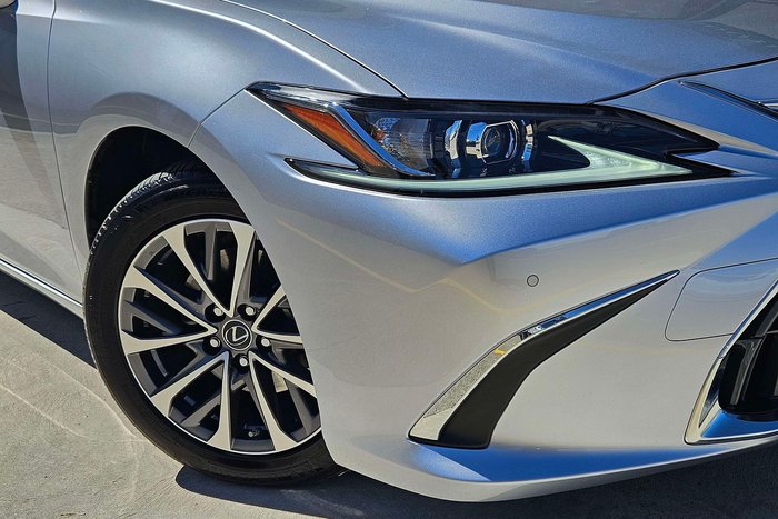 2024 Lexus ES ES300h Luxury