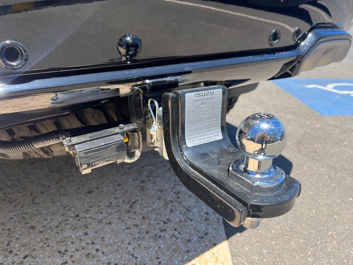 2025 Isuzu MU-X LS-T