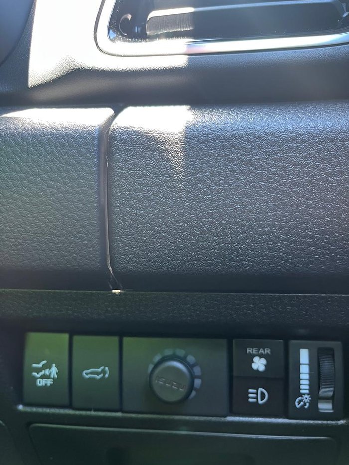 2025 Isuzu MU-X LS-T