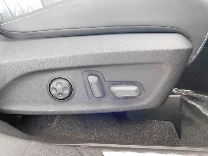 2025 LDV D90 Executive