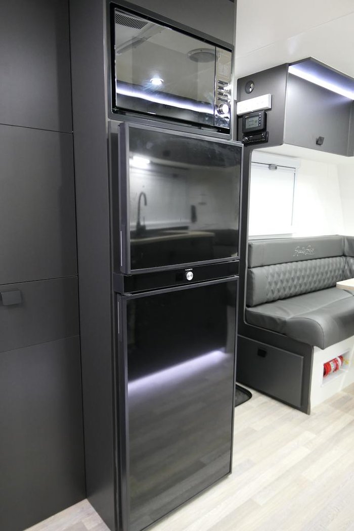 2024 Southern Cross Signature Series 22' Slide-Out