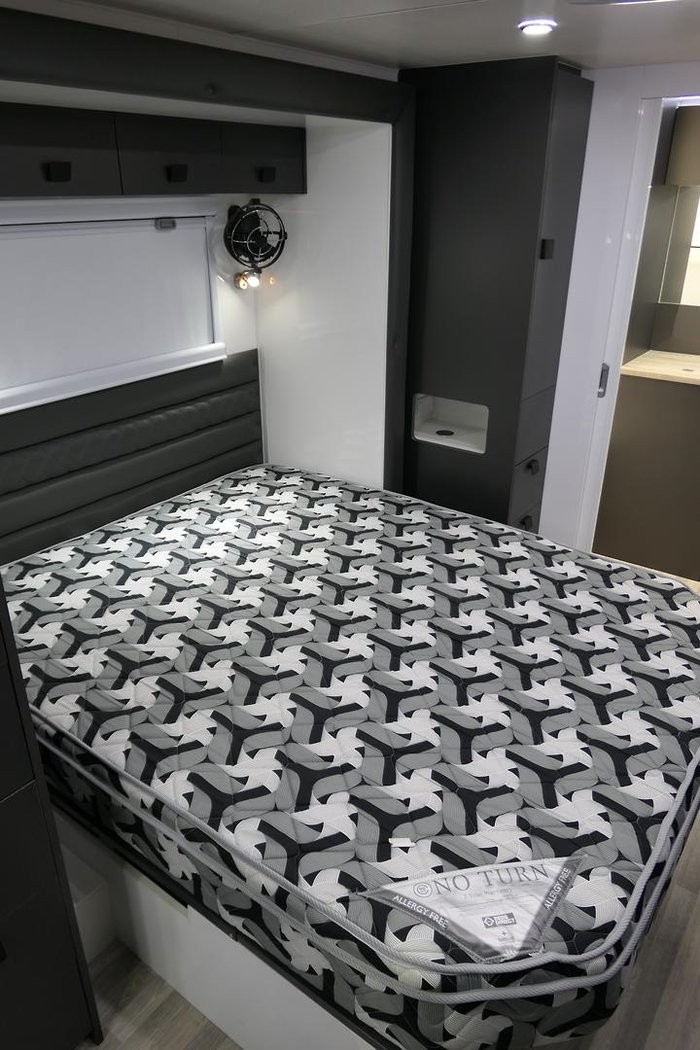 2024 Southern Cross Signature Series 22' Slide-Out