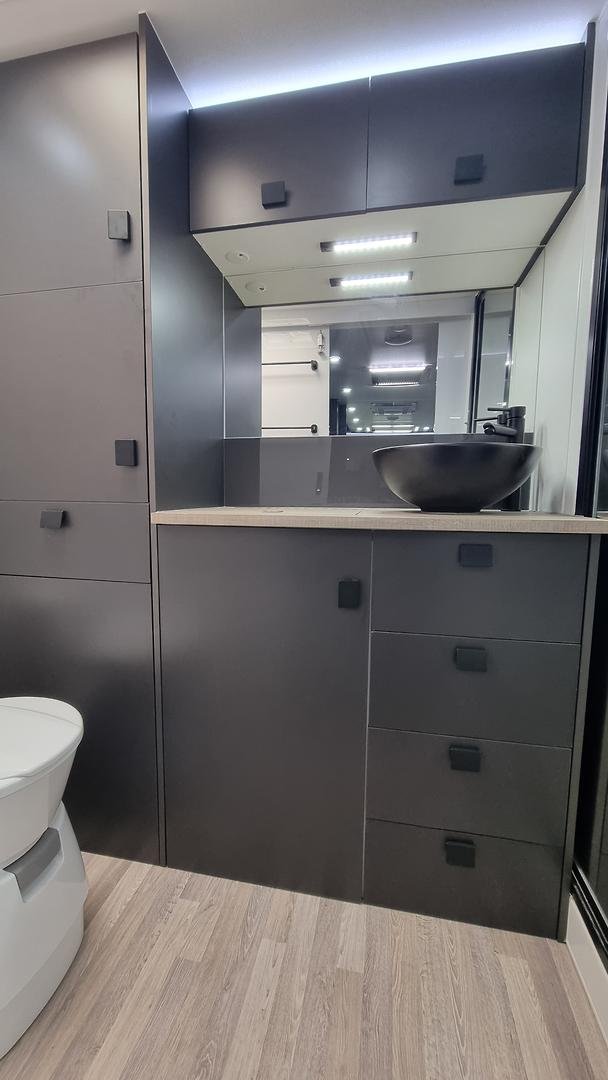 2024 Southern Cross Signature Series 22' Slide-Out