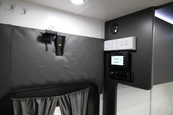 2023 Southern Cross Signature Series 22' Slide-Out