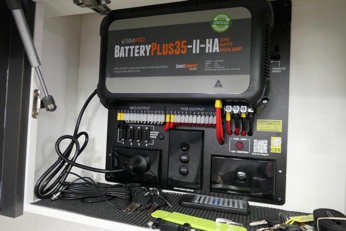 2024 Southern Cross Signature Series 22' Slide-Out