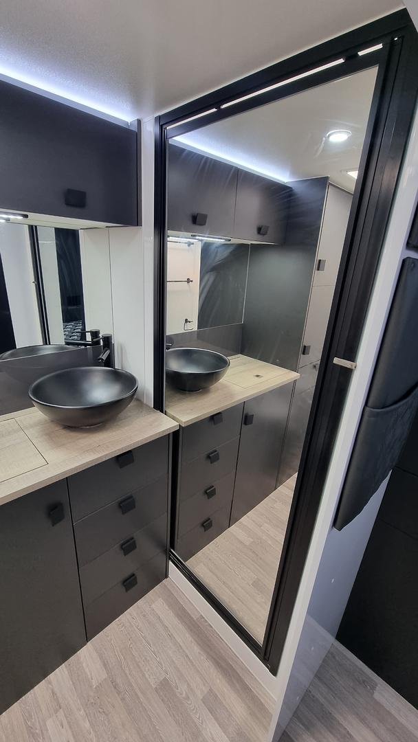 2024 Southern Cross Signature Series 22' Slide-Out