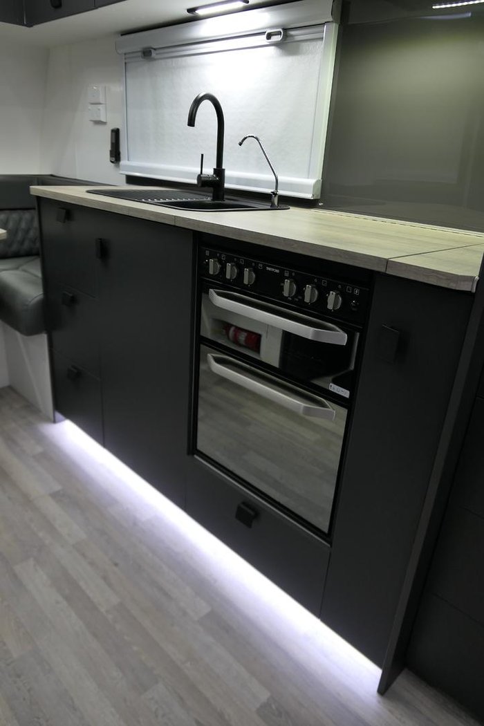 2023 Southern Cross Signature Series 22' Slide-Out