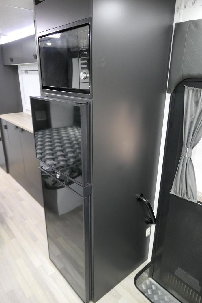 2023 Southern Cross Signature Series 22' Slide-Out