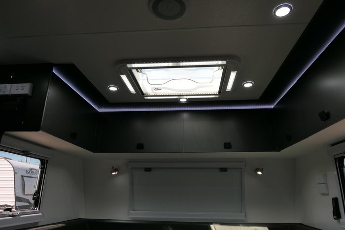 2024 Southern Cross Signature Series 22' Slide-Out