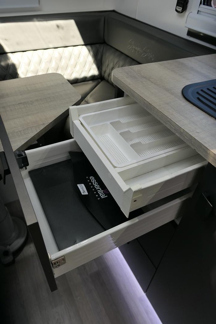 2024 Southern Cross Signature Series 22' Slide-Out