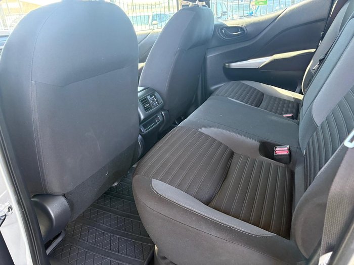 2022 Nissan Navara SL