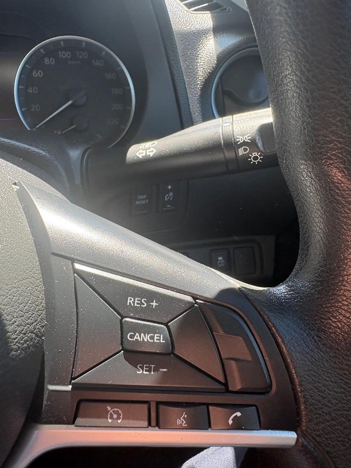 2022 Nissan Navara SL