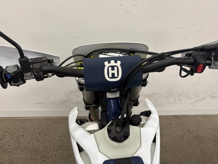 2025 Husqvarna 2025 Husqvarna 500CC FE501 White