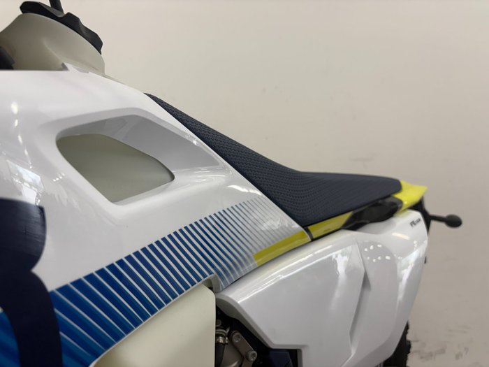 2025 Husqvarna 2025 Husqvarna 500CC FE501 White