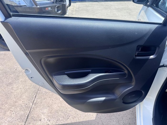 2013 Mitsubishi Mirage ES LA MY14 White