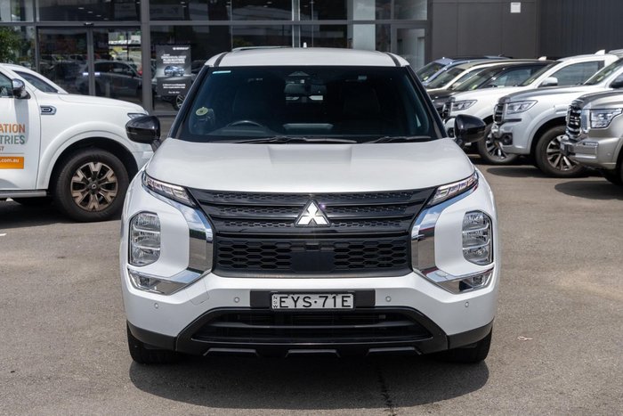 2023 Mitsubishi Outlander LS Black Edition