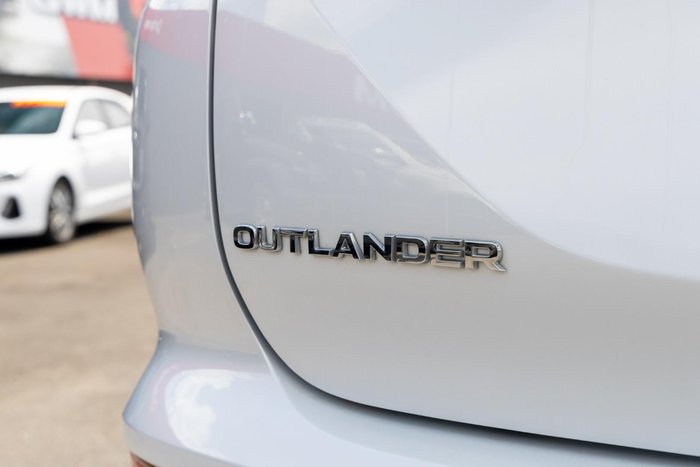 2023 Mitsubishi Outlander LS Black Edition