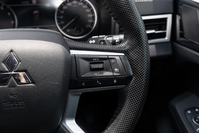 2023 Mitsubishi Outlander LS Black Edition