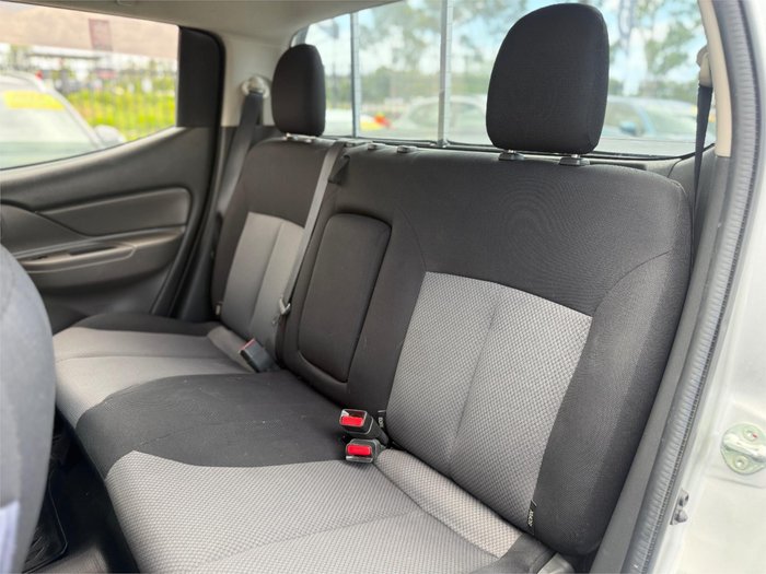 2015 MITSUBISHI TRITON GLX (4x4)