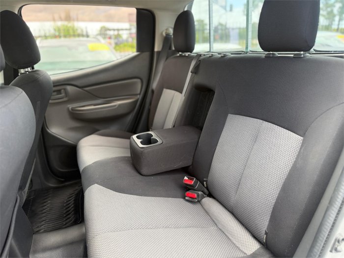 2015 MITSUBISHI TRITON GLX (4x4)