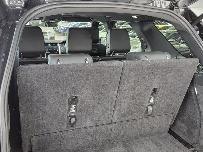 2022 Land Rover Discovery P360 R-Dynamic SE