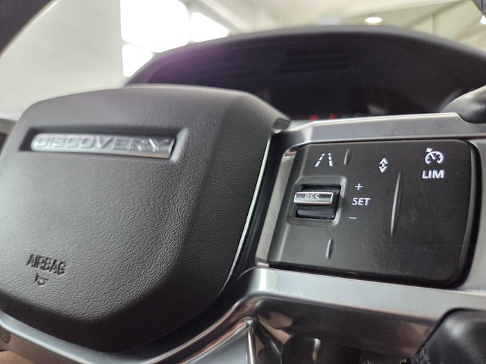 2022 Land Rover Discovery P360 R-Dynamic SE