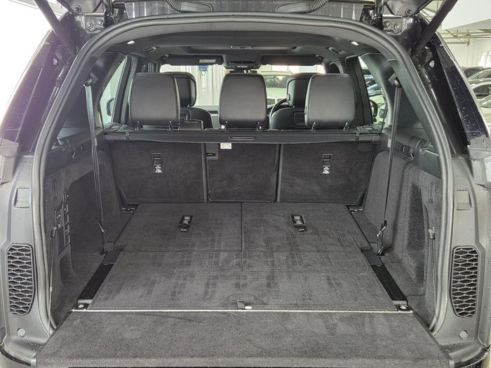 2022 Land Rover Discovery P360 R-Dynamic SE