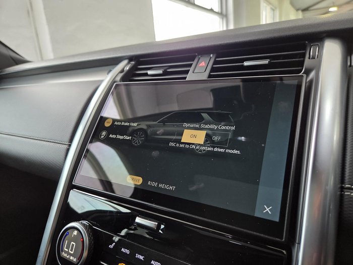 2022 Land Rover Discovery P360 R-Dynamic SE