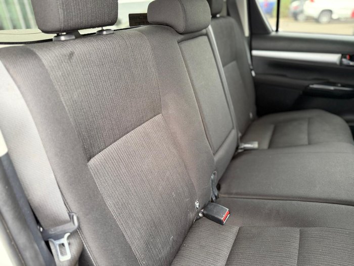 2023 Toyota Hilux SR5