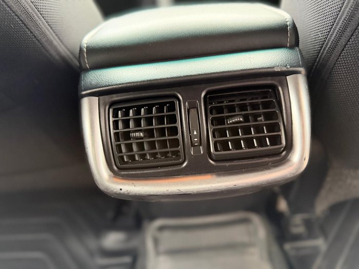 2023 Toyota Hilux SR5