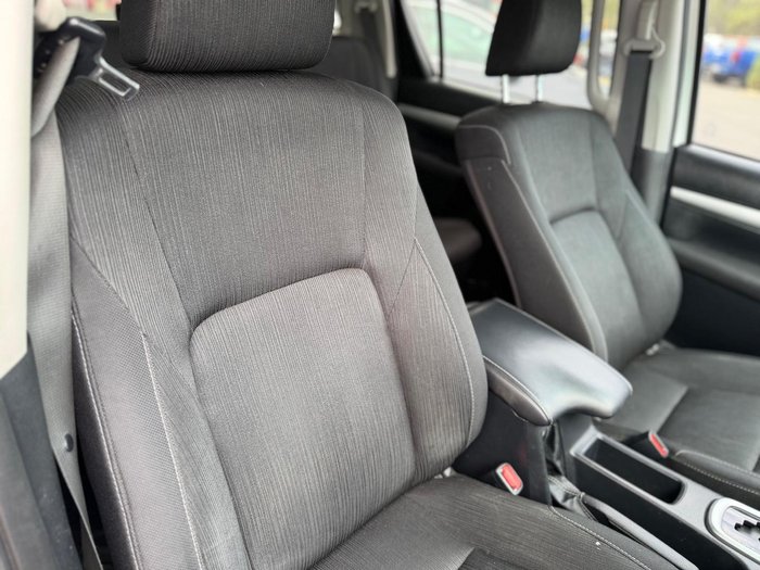 2023 Toyota Hilux SR5