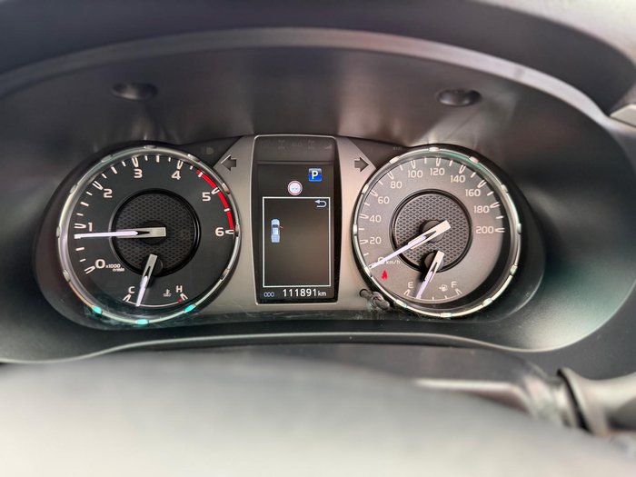 2023 Toyota Hilux SR5