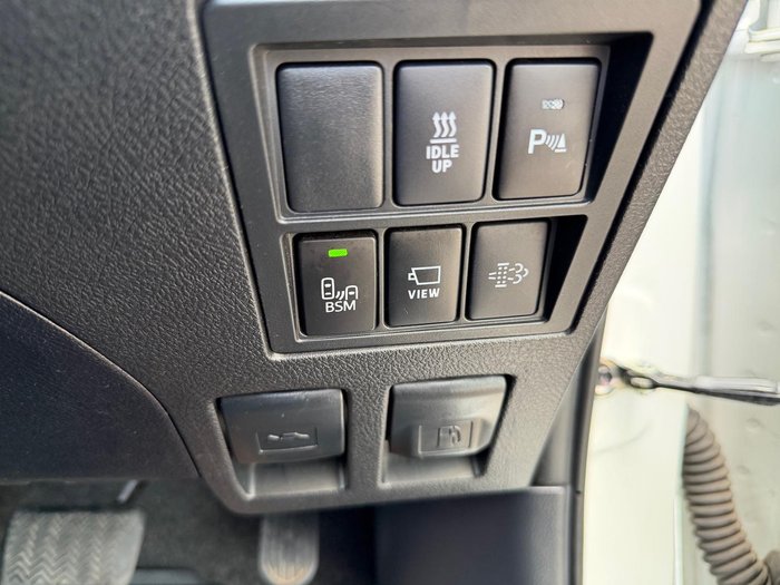 2023 Toyota Hilux SR5