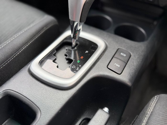 2023 Toyota Hilux SR5